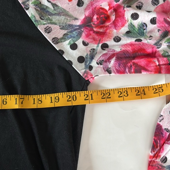UDear tunic top NWT pull over black with rose polka dot pattern sleeves XL - Picture 11 of 12
